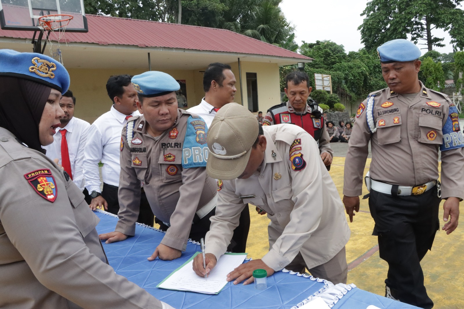 Tes Urine Mendadak Kepada Ratusan Anggota Polres Asahan