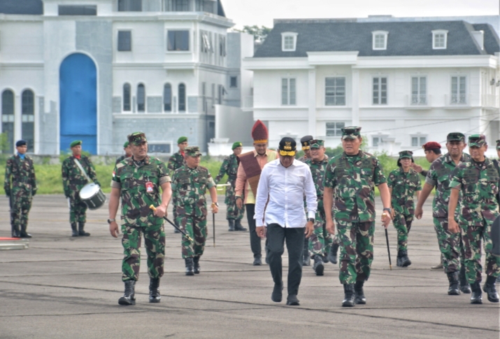 Panglima TNI Kunjungan Kerja ke Sumut,  Gubernur Edy Rahmayadi Sambut di Lanud Soewondo