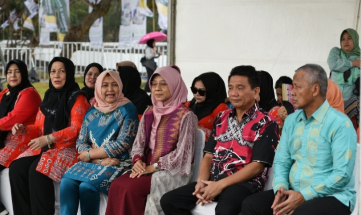Nawal Lubis Dorong Desainer Sumut Terus Gunakan, Tenun LokalÂ  Hingga ke Event Internasional