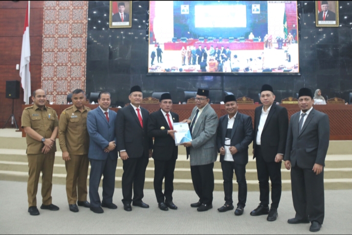 Gubernur Edy Rahmayadi Sampaikan Nota Keuangan dan Ranperda P-APBD Sumut 2023, Targetkan Peningkatan PAD 11,21 %