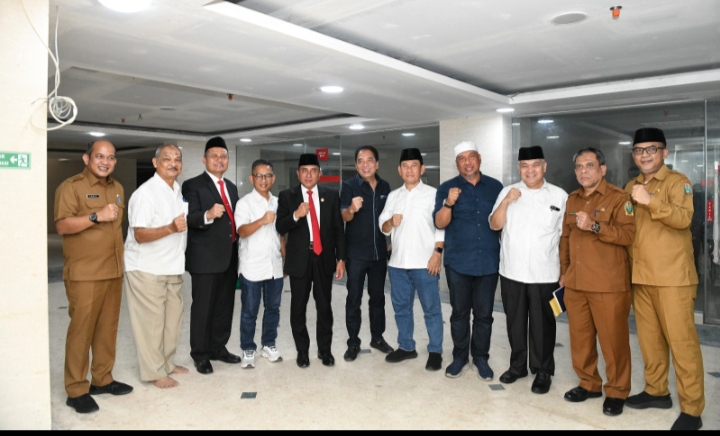 Tinjau Pembangunan Masjid Agung,Edy Rahmayadi Ingatkan Kontraktor Target Penyelesaian