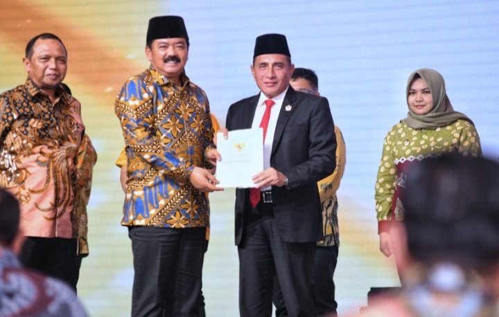 Menteri ATR/BPN Serahkan Sertifikat Aset Pemprov, Pemkab dan Pemko se-Sumut
