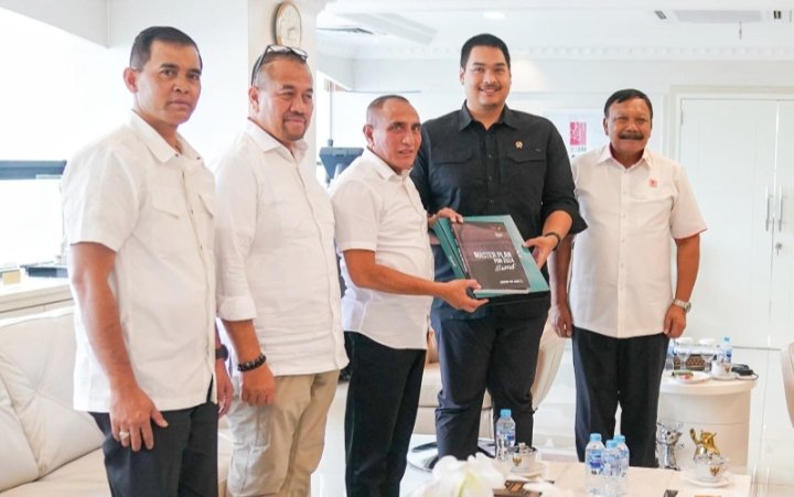 Serahkan Masterplan PON XXI ke Menpora, Edy Rahmayadi Sampaikan Persiapan Sudah 60%