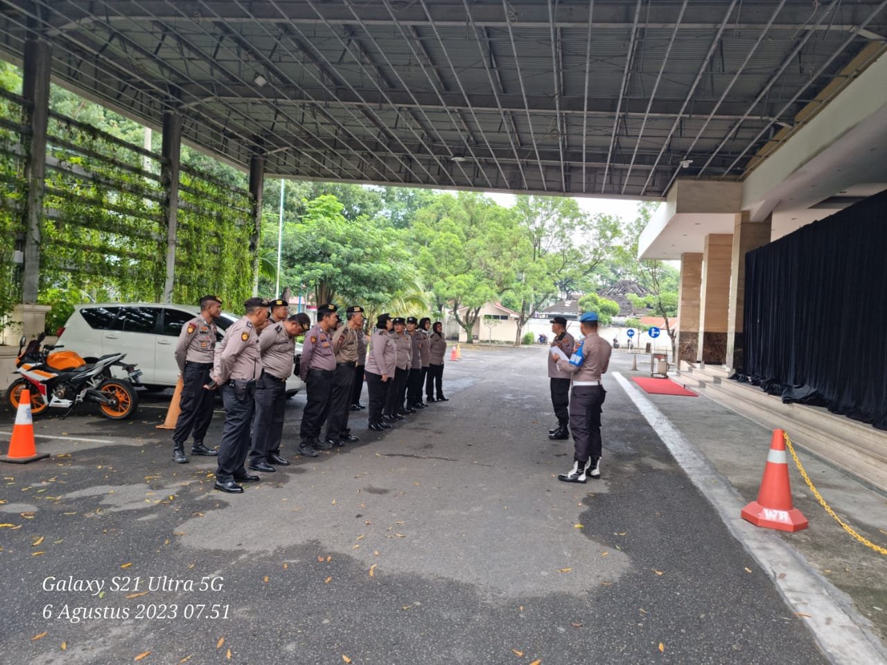 Polrestabes Medan Amankan Perayaan HUT ke-33 Tahun Adira Finance di Lapangan Benteng