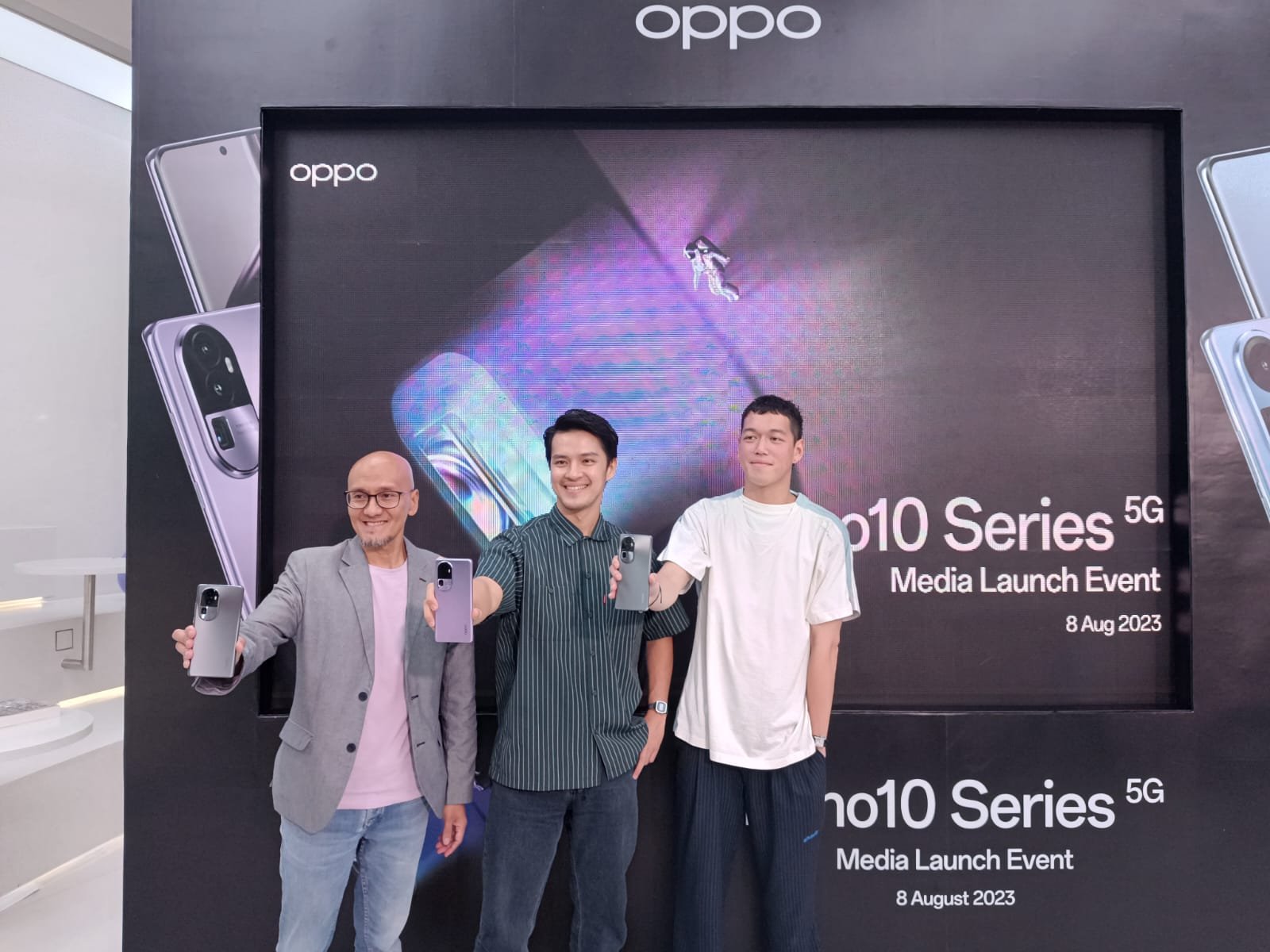 OPPO Luncurkan Reno10 Series 5G dengan Sistem Kamera Portrait Telefoto Profesional