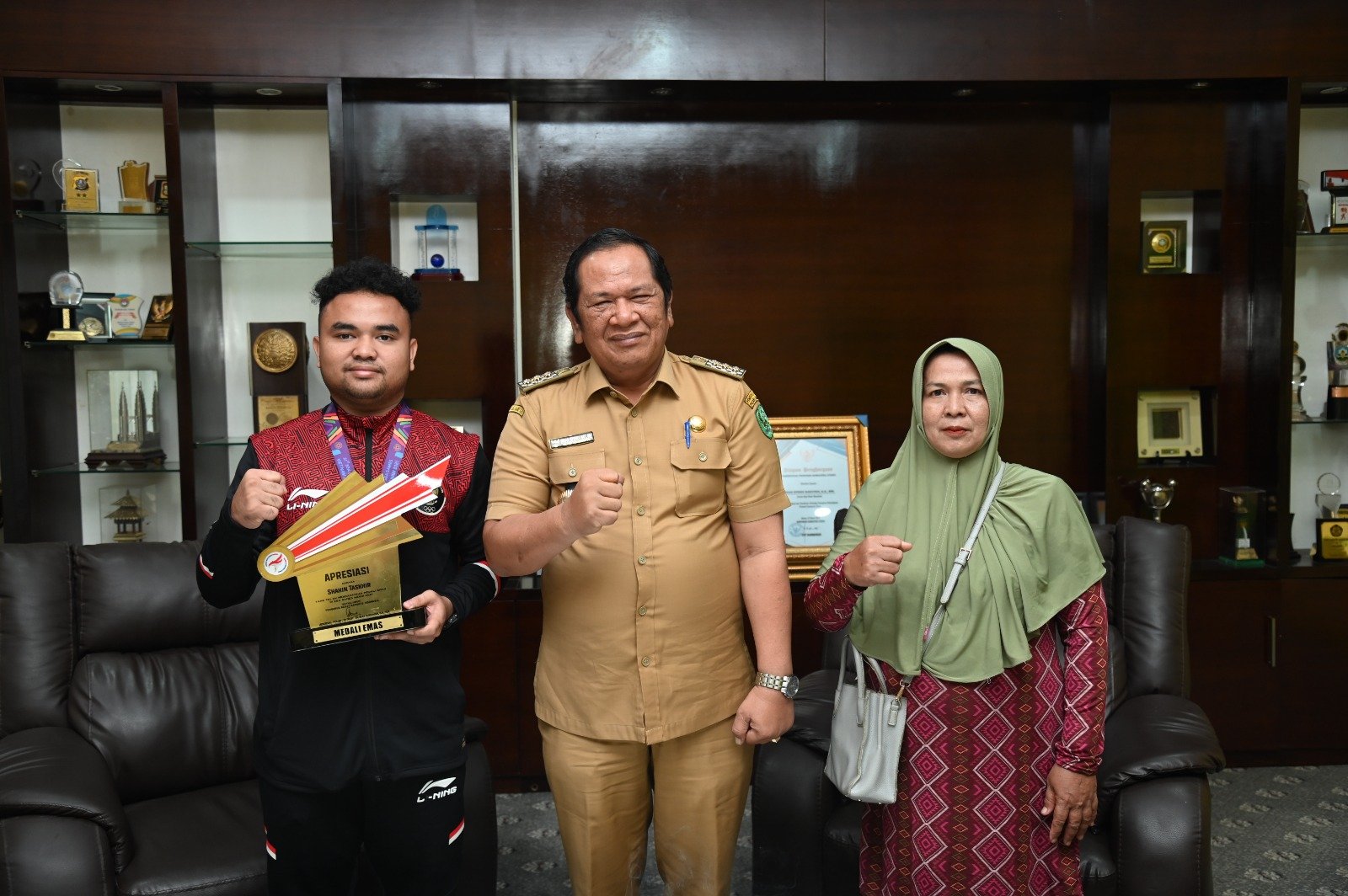 Walikota Irsan Efendi Nasution Terima Shahin Taskhir Atlet Cabor Esport Peraih Medali Emas