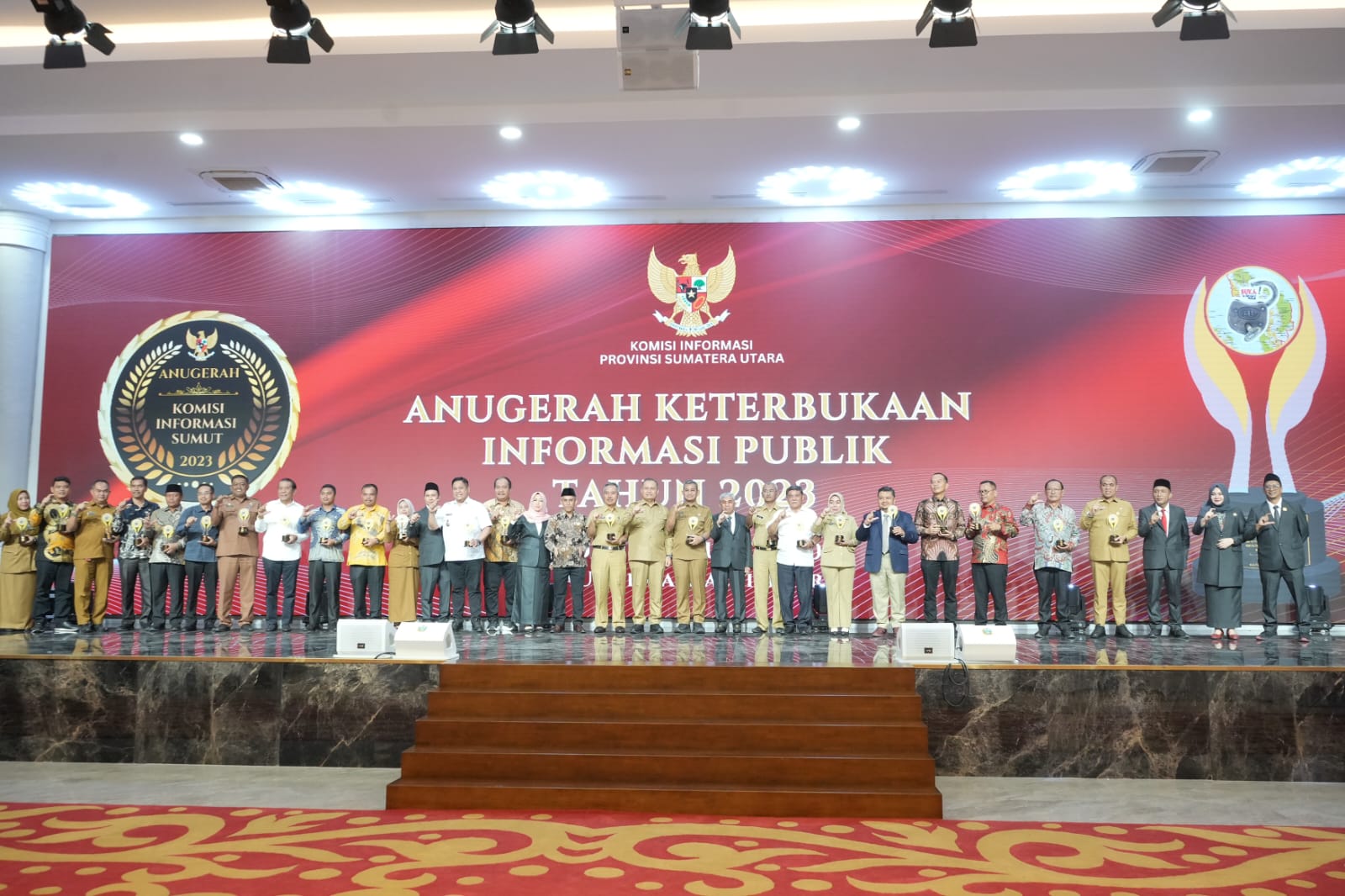 Pemko Medan Raih Anugerah Keterbukaan Informasi Publik