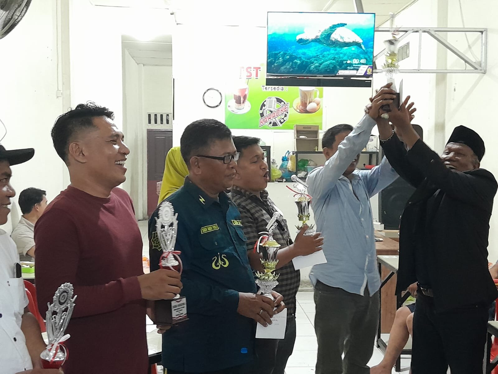 Dalam Rangka Perayaan HUT RI Ke 78, Masrizal Bacaleg DPRD Kota Medan Menggelar Lomba Karaoke, Coky Sabet Juara 1