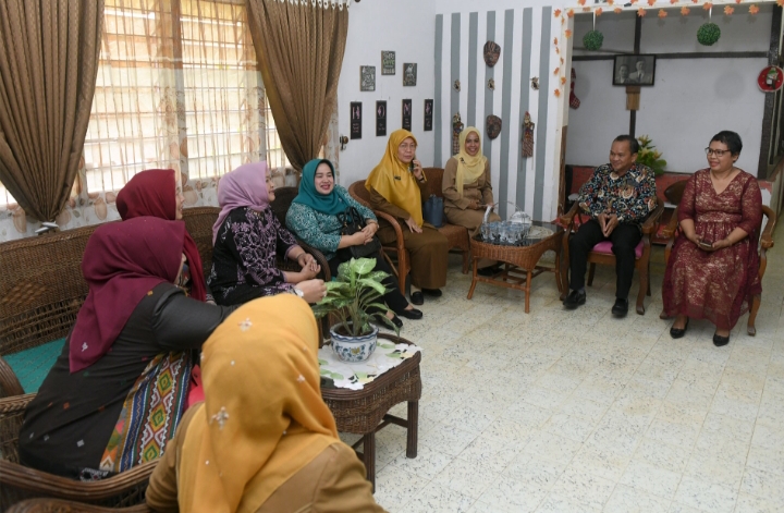 Wujud Rasa Hormat dan Terima Kasih, *Pemprov Sumut Kunjungi Keluarga Pahlawan Nasional asal Sumut