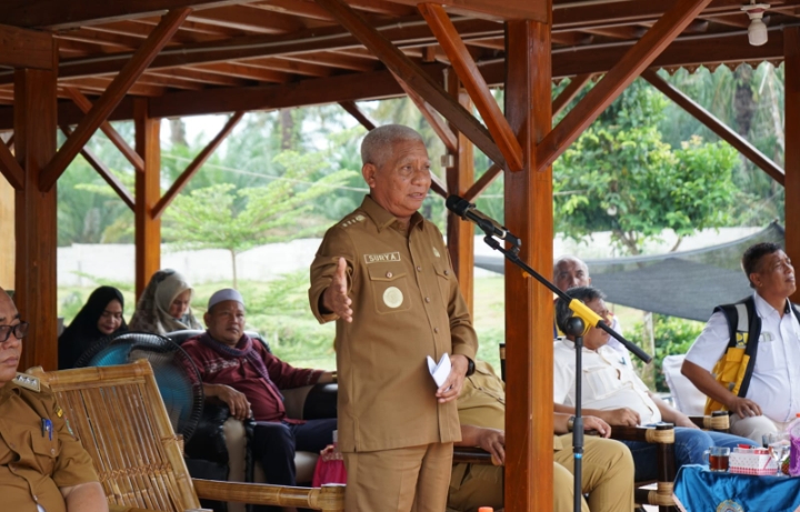 Bupati Asahan Letakkan Batu Pertama Pembangunan Jalan Penghubung 2 Desa di Kecamatan Bandar Pulau