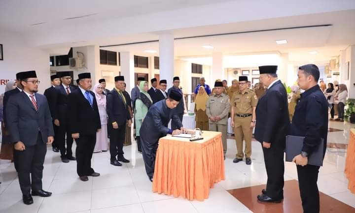 Wali Kota Solok Zul Elfian Umar Lantik dan Ambil Sumpah Pejabat, Administrator dan Pengawas