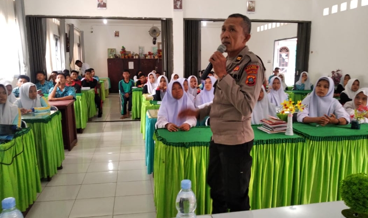 Sat Binmas Polres Padangsidimpuan  Sosialisasikan Narkoba dan Kenakalan Remaja di SMA Negeri 5