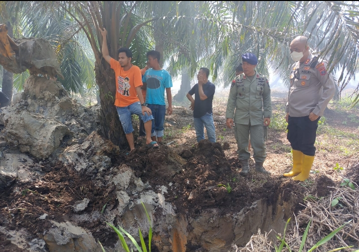 Tim Gabungan Padamkan Lahan  Terbakar di Desa Silomlom Asahan
