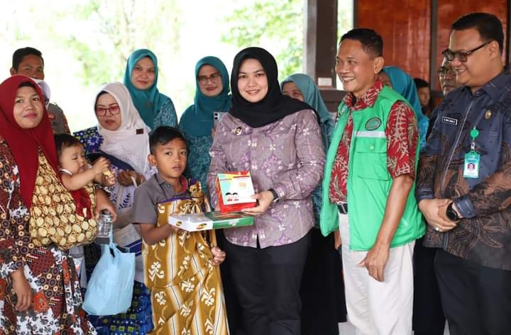 Wabup Madina Tinjau Kegiatan BKB Sumut, Atika Nasution : Antusias Masyarakat Sangat Tinggi  M