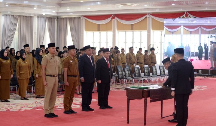 Gubsu Lantik 279 Pejabat Administrator, Pengawas dan Kepsek, Haramkan ASN Terlibat Politik Praktis