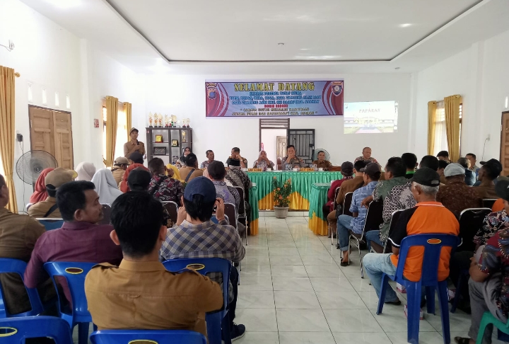 Kasat Binmas Gelar Jumat Curhat di Desa Tanjung Alam