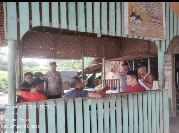 Lampu Jalan Belum Terpasang, Masyarakat dan Polsek Simpang Empat Gelar Jumat Curhat