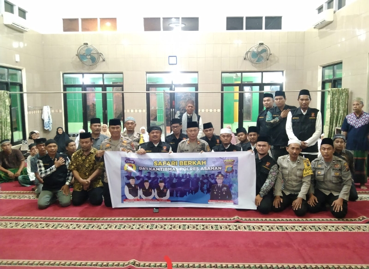 Dai Kamtibmas Polres Asahan Shalat Maghrib Keliling