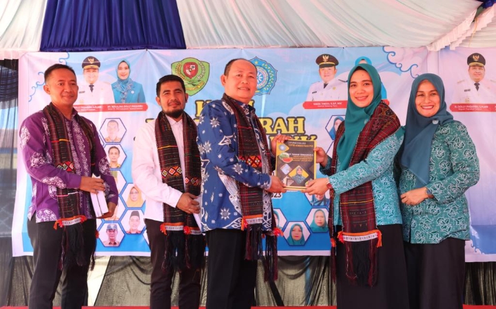 Turun Ke Tapsel, Tim Evaluasi Desa Binaan Provinsi Sumut Disambut Ketua TP PKK Ny Rosalina Dolly Pasaribu