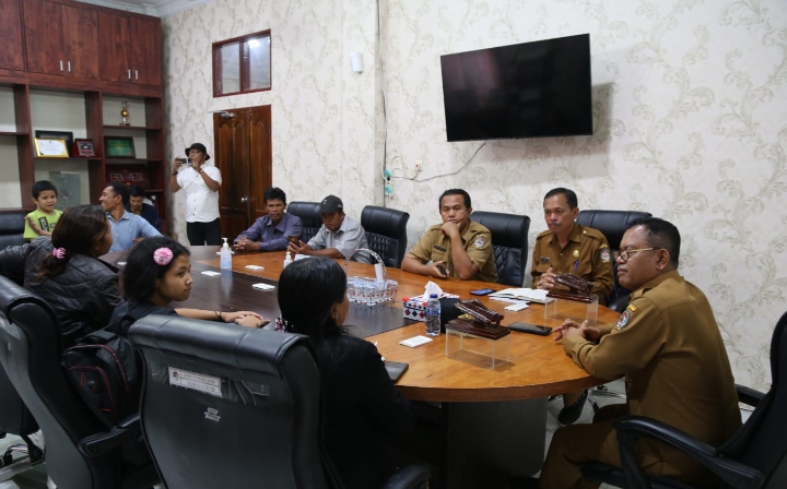 Bupati Toba Berikan Solusi Atas Keluhan Pendamping Difabel