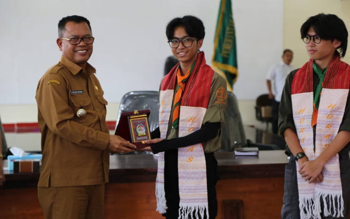 Bupati Toba Melepas Mahasiswa Arsitektur Universitas Katolik Parahyangan Penelitian Rumah Batak
