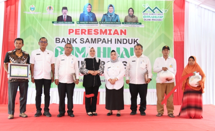 Resmikan Bank Sampah Rumah Hijau, Nawal Lubis: Ubah Kebiasaan Membuang dan Membakar Sampah