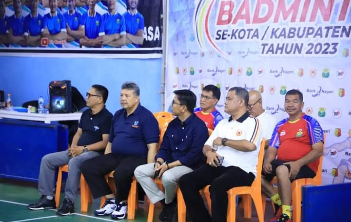 PBSI Kota Solok Gelar Tournament Badminton