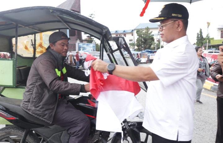 Gerakan Pembagian 10 Juta Bendera Semarakkan Perayaan HUT RI