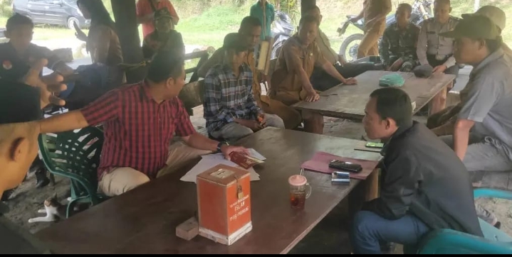 Kapolsek Bandar Pulau Gelar Jumat Curhat Dengan Masyarakat Desa Batu Anam