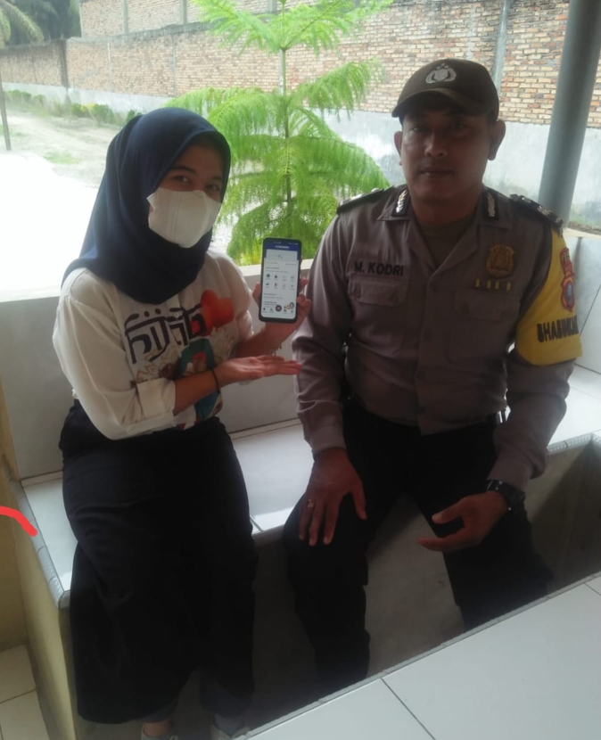 Bhabinkamtibmas Polsek Air Joman Sosialisasi Aplikasi Super APP Presisi, Ini Manfaatnya