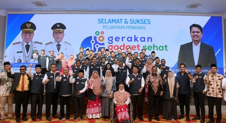 Pelantikan Pengurus Gerakan Gadget Sehat Indonesia, Kadis Kominfo Sumut Ingatkan Penggunaan Gadget Berlebihan Bisa Merusak Generasi Muda