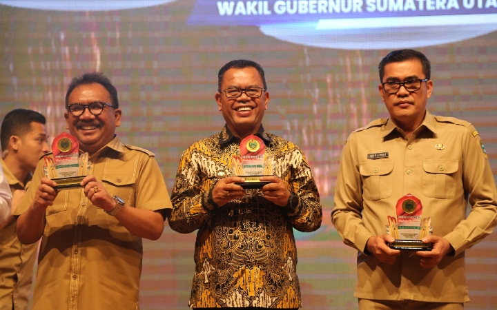 Bupati Toba Terima Penghargaan Atas WTP 7 Kali Berturut-turut