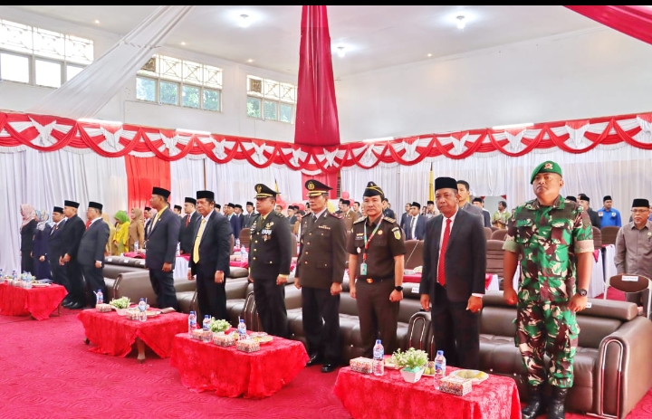 Walikota PadangsidimpuanI rsan Efendi Nasutiona Hadiri Rapat Paripurna Istimewa