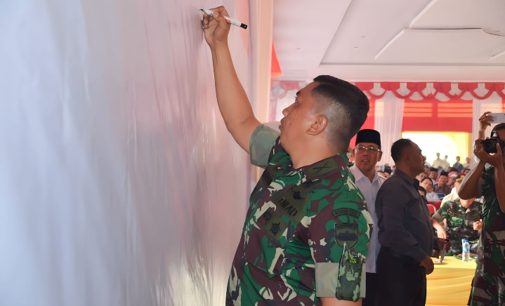 Dandim 0212/TS Letkol Inf Amrizal Nasution Pimpin Deklarasi Pilkades Damai: Jangan Ada yang Membuat Gaduh