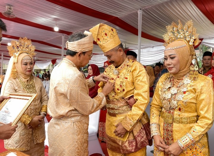 PTPN III (Persero) Laksanakan Upacara Bendera dan Berikan Penghargaan, Peringati HUT RI Ke-78Â