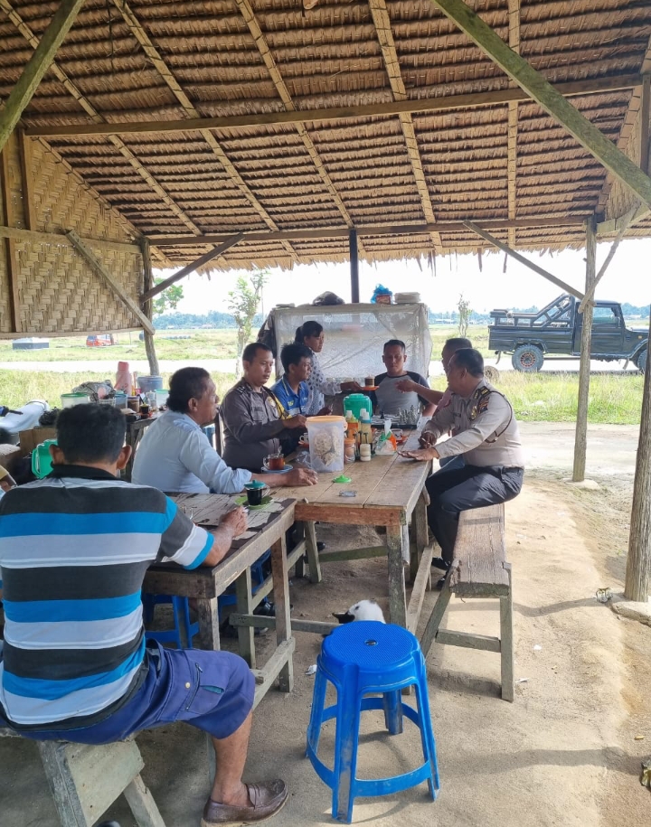 Personil Polsek Bandar Pulau Jumat Curhat, Ini Hasilnya