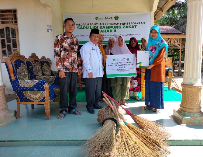 DD Waspada Serah Terima Bantuan Modal Usaha Pemberdayaan Sapu Lidi di Labuhanbatu