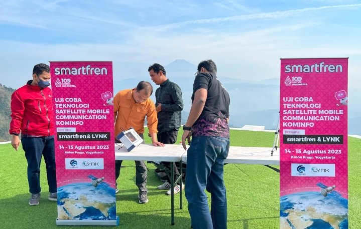 Kemkominfo Bersama Smartfren dan Lynk Uji Coba Teknologi Satelit untuk Sinyal di Wilayah Terluar Indonesia