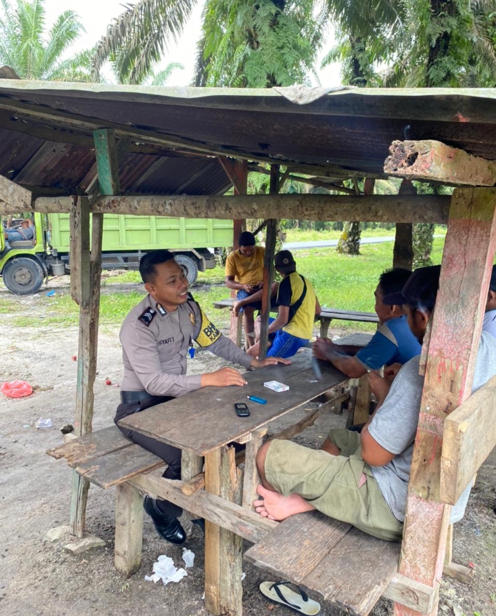 Bhabinkamtibmas Polsek Bandar Pulau Sambang Desa