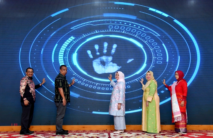 Ketua Dekransda Sumut Nawal Lubis Luncurkan Buku â€˜Tenun Sumatera Utaraâ€™