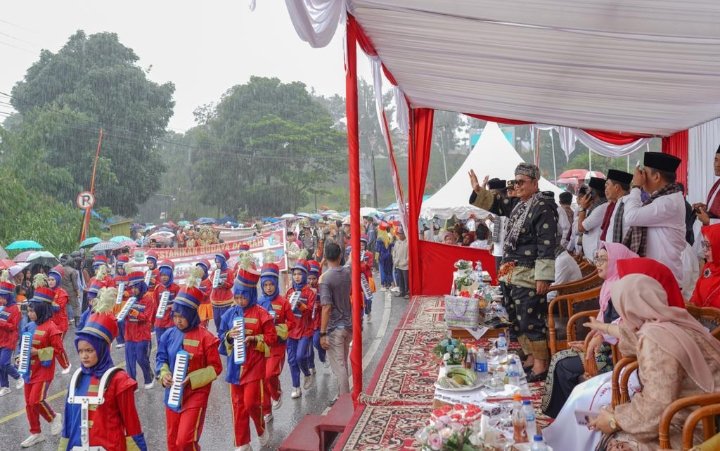 Kabupaten Solok Gelar Pawai Alegoris Perayaan HUT RI Ke-78