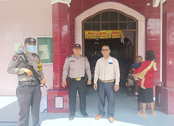 Personil Polsek Air Joman Melaksanaan Patroli dan Pengamanan Gereja