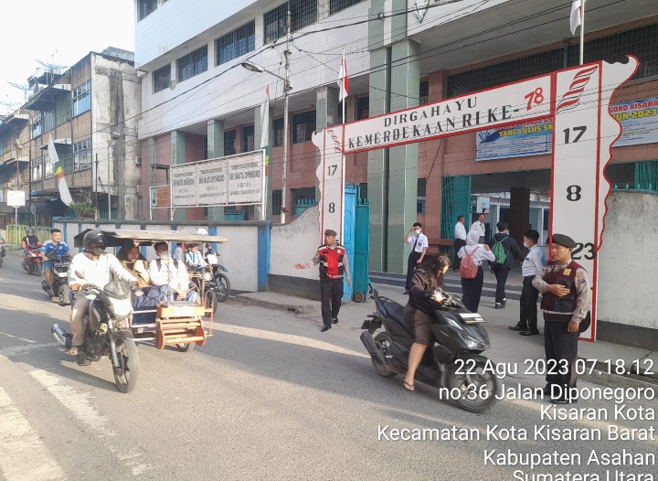 Personel Samapta Polres Asahan Cegah Kemacetan Melalui Strong Point Pagi
