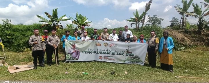 Polsek Bandar Pasir Mandoge Penanaman Pohon