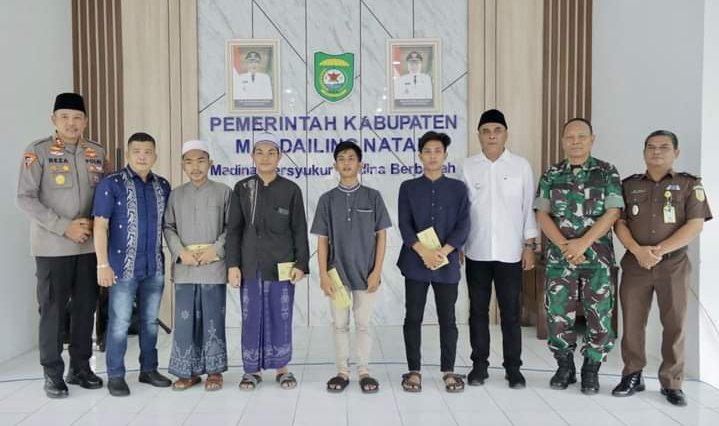 Bupati Bersama Forkopimda Madina Sambut Kepulangan Paskibraka Nasional dan Provinsi,Sukhairi Nasution : Saya Terharu Putra Putri Mandailing Natal Kibarkan Bendara Pusaka di Istana Negara