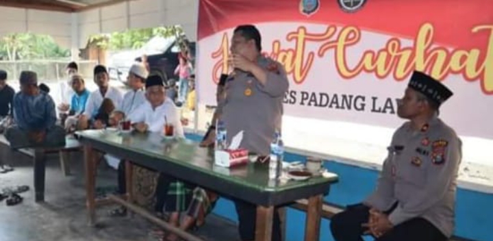 Jumat Curhat Kapolres Palas AKBP Diari Astetika dengar Aspirasi Masyarakat Desa Pangaran Baringin