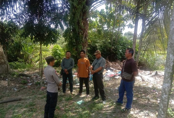 Bhabinkamtibmas Polsek Prapat Janji Melaksanakan Sosialisasi Tentang Karhutla di Dusun IV Desa Urung Pane