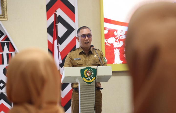 Bupati Tapsel Dolly Pasaribu : DWP Menjadi Wadah Untuk Dapat Memperkuat Kinerja Para Suami