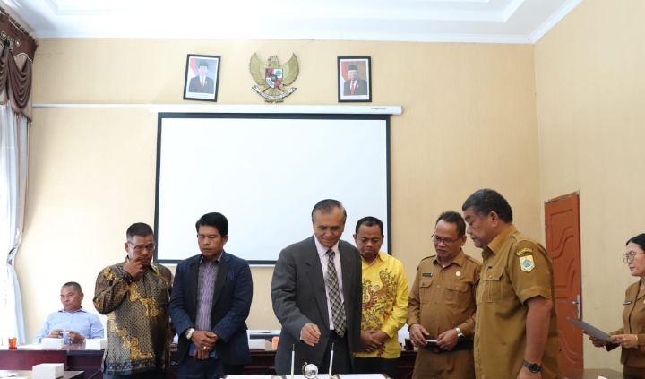 Wakil Bupati Hadiri Penanda Tanganan Pakta Integritas Di Gedung DPRD Pakpak Bharat