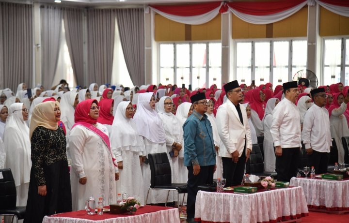 Pelantikan Majelis Taklim Perempuan Indonesia Kota Medan, Nawal Lubis Dorong Peran Aktif Cerdaskan Kehidupan Umat